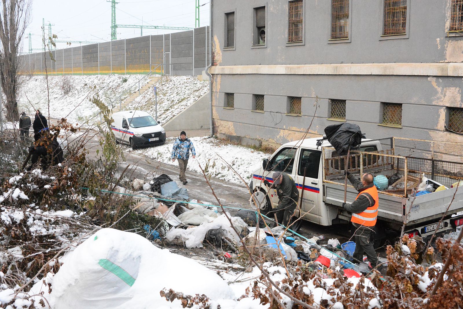 Illegális hulladék hulladéktelep felszámolása a Hosszúsétatéren